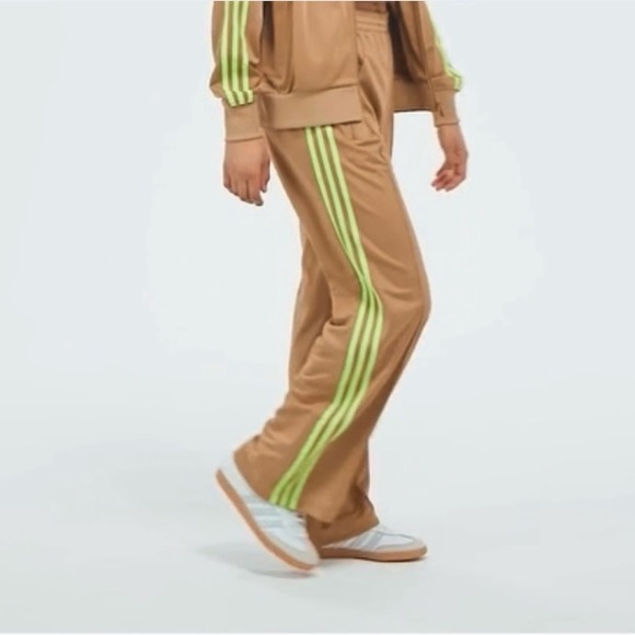 adidas Originals Pants - Adidas Originals Women’s Classic Loose Firebird Track Pants - Cardboard JW1230